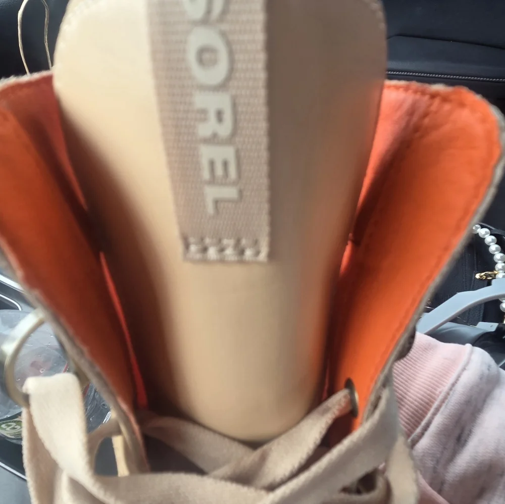 Sorel Women's Lace-Up Cream and Orange Boots Size 7.5. - Picture 10 of 12